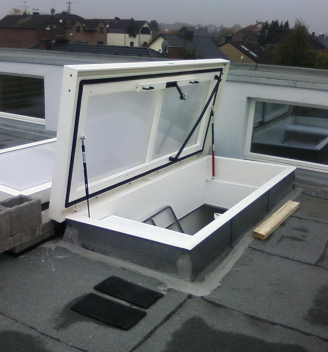 Люк на кровлю №14